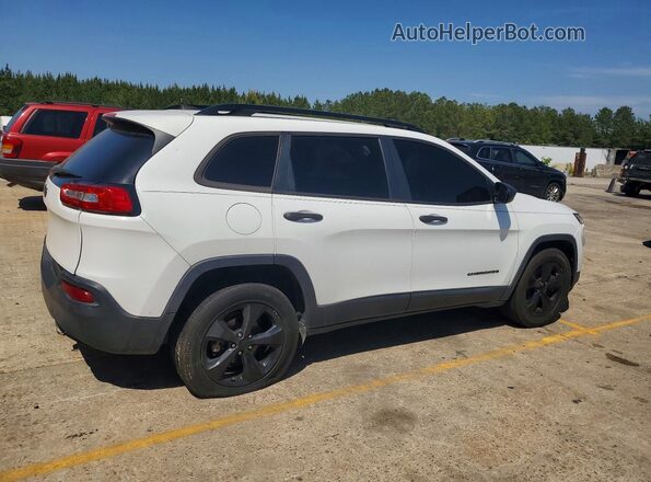 1C4PJLAB0HW502562 2017 JEEP CHEROKEE White Tył prawy