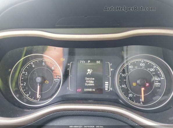 1C4PJLAB2HW502417 2017 JEEP CHEROKEE Белый Вид задних сидений