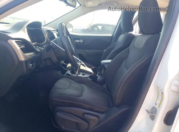 1C4PJLAB7GW146397 2016 JEEP CHEROKEE White Widok wnętrza z przodu