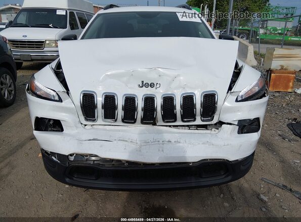 1C4PJLAB8HW661345 2017 JEEP CHEROKEE White უკანა სალონის ხედი