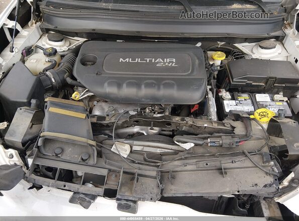 1C4PJLAB8HW661345 2017 JEEP CHEROKEE White უკანა ხედი