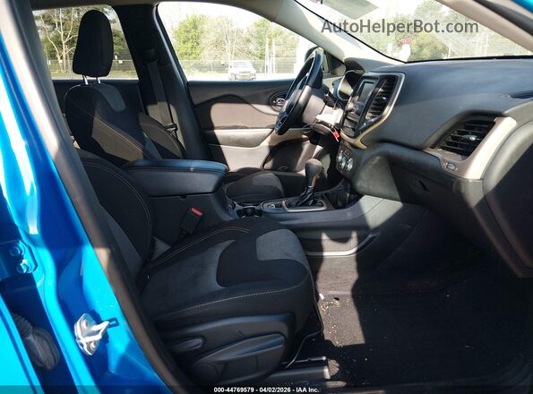 1C4PJLCB8JD595474 2018 JEEP CHEROKEE Blue Widok wnętrza z przodu