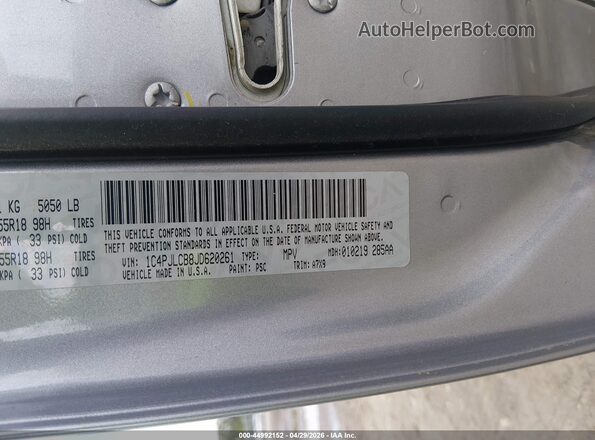 1C4PJLCB8JD620261 2018 JEEP CHEROKEE Silver ძრავის განყოფილების ხედი