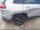 2018 Jeep Cherokee Latitude Fwd Silver vin: 1C4PJLCB8JD620261