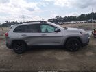 2018 Jeep Cherokee Latitude Fwd Silver vin: 1C4PJLCB8JD620261