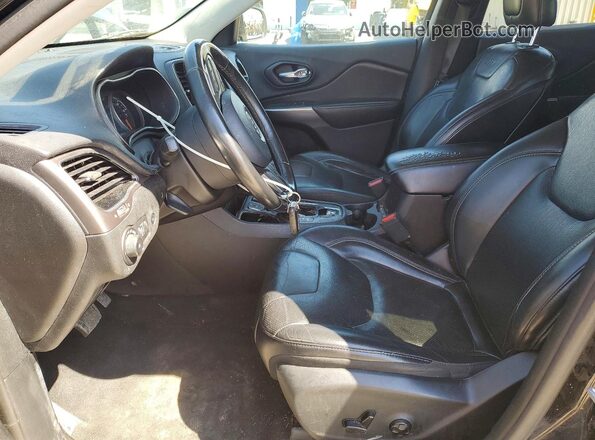1C4PJLDB3KD302340 2019 JEEP CHEROKEE Черный Вид салона спереди