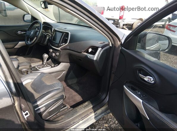 1C4PJLLB3JD538048 2018 JEEP CHEROKEE Серый Вид салона спереди