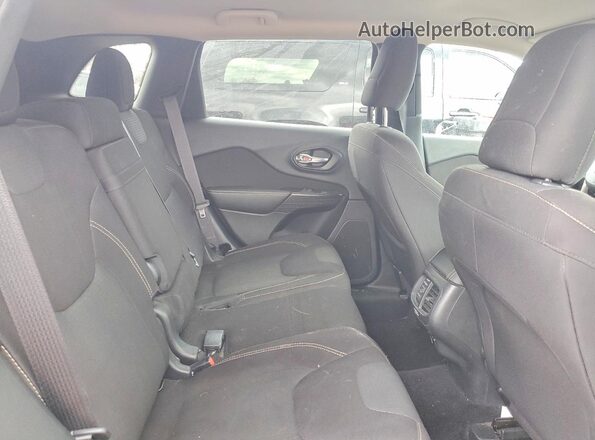 1C4PJMCS3GW103324 2016 JEEP CHEROKEE Red Widok wnętrza z tyłu
