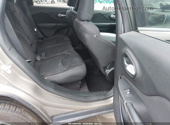 1C4PJMCS3GW253675 2016 JEEP CHEROKEE Cream Widok naklejki z numerem VIN