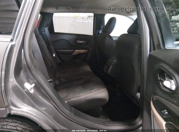 1C4PJMCS5HD228662 2017 JEEP CHEROKEE Серый Вид наклейки с VIN-кодом