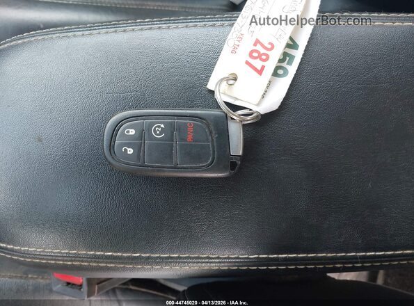 1C4PJMDB4HW606375 2017 JEEP CHEROKEE Black Widok deski rozdzielczej