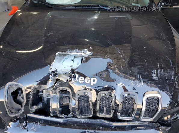 1C4PJMLB0JD540989 2018 JEEP CHEROKEE Черный Вид подкапотного пространства