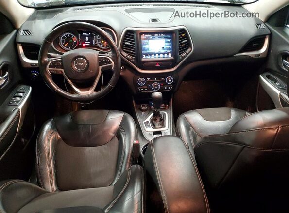 1C4PJMLB3JD601509 2018 JEEP CHEROKEE Серебряный Вид панели приборов