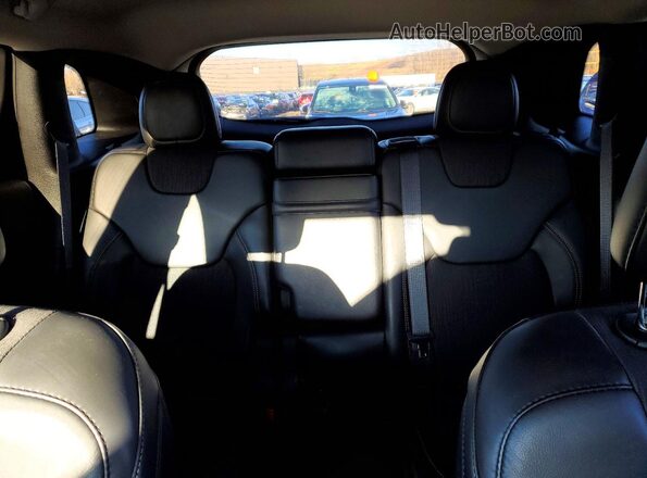 1C4PJMLB4JD505419 2018 JEEP CHEROKEE White Widok tylnych siedzeń
