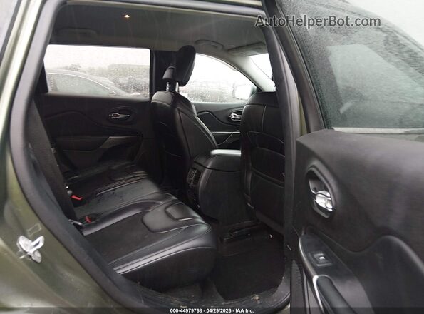 1C4PJMLB6KD378657 2019 JEEP CHEROKEE Green Widok naklejki z numerem VIN