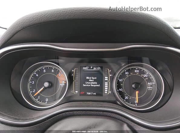 1C4PJMLX2LD613276 2020 JEEP CHEROKEE Gray Rear seats view