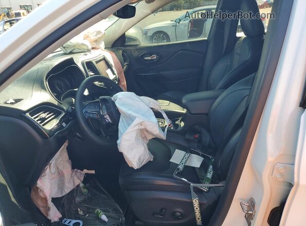 1C4PJMMB2PD113689 2023 JEEP CHEROKEE White Front interior view