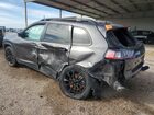 2023 Jeep Cherokee Altitude Lux Серый vin: 1C4PJMMB6PD100718 Damage: Left Front Door, Severe Damage, Replacement Required