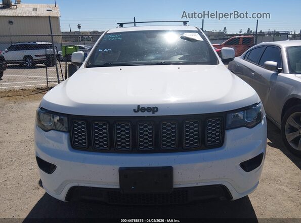 1C4RJFAG3JC367185 2018 JEEP GRAND CHEROKEE Белый Вид щитка приборов