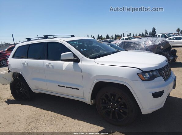 1C4RJFAG3JC367185 2018 JEEP GRAND CHEROKEE Белый Вид задней части салона