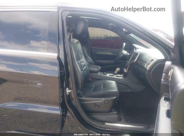 1C4RJFCG2HC790072 2017 JEEP GRAND CHEROKEE Черный Вид салона спереди