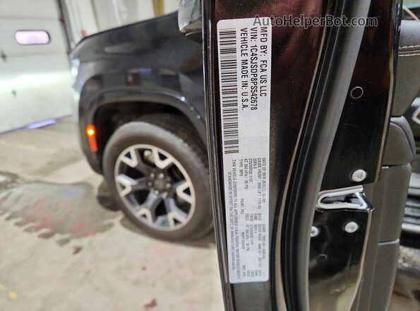 1C4SJSDP8PS542678 2023 JEEP WAGONEER Black VIN კოდის სტიკერის ხედი