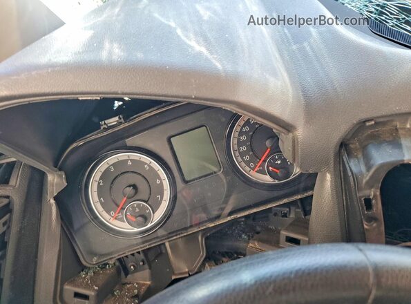 1C6RR6FG2JS272776 2018 RAM 1500 Угольный Вид щитка приборов