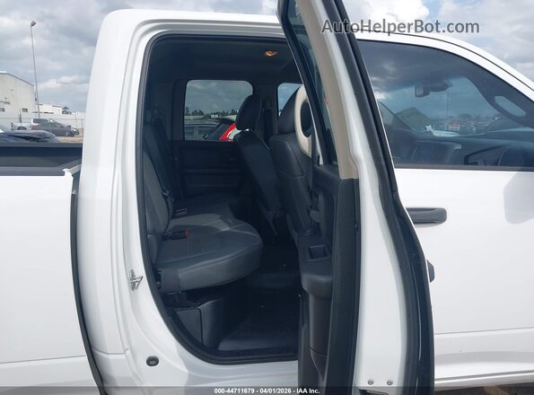 1C6RR6FG8JS333502 2018 RAM 1500 White Вид наклейки з VIN-кодом