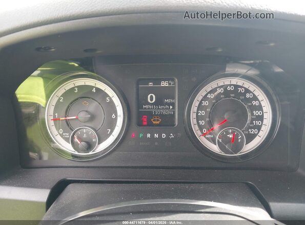 1C6RR6FG8JS333502 2018 RAM 1500 White Вид задніх сидінь