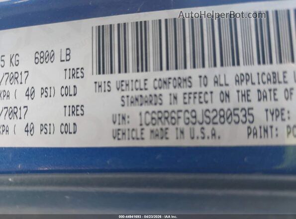 1C6RR6FG9JS280535 2018 RAM 1500 Blue Շարժիչի բաժամունքի տեսք