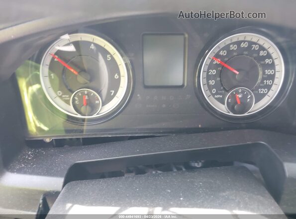 1C6RR6FG9JS280535 2018 RAM 1500 Blue Հետևի նստատեղերի տեսք