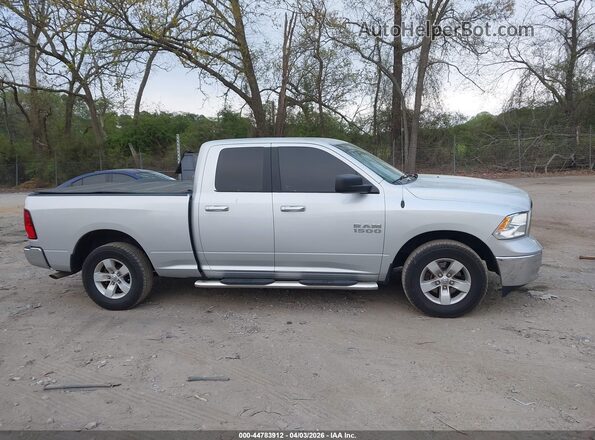 1C6RR6GG8JS303785 2018 RAM 1500 Серебряный Вид задней части салона