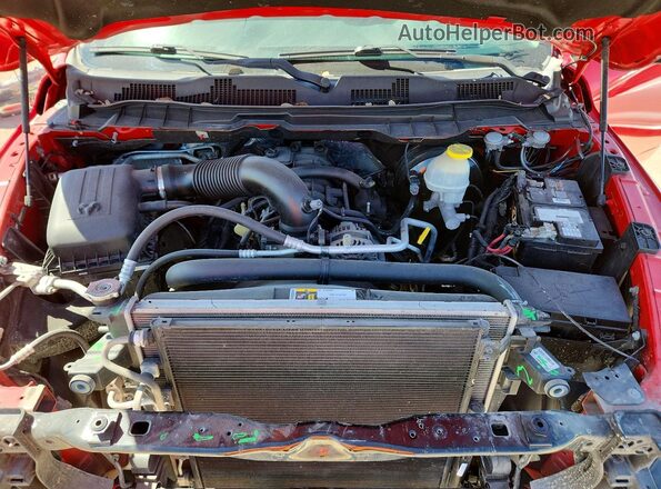 1C6RR6TT8JS143071 2018 RAM 1500 Red Rear interior view