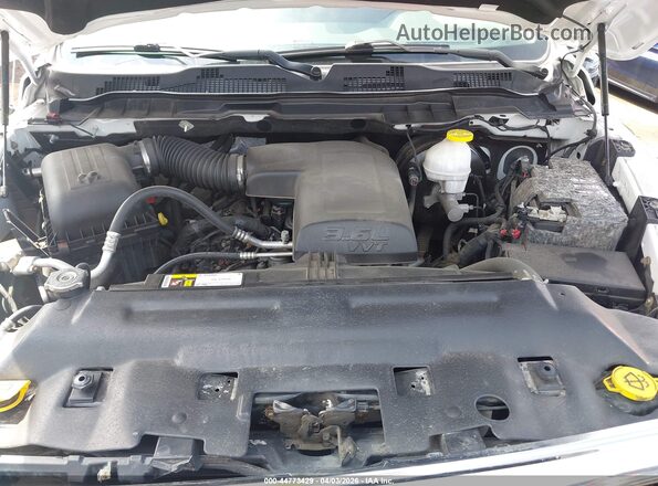 1C6RR7KG1JS283652 2018 RAM 1500 White Widok z tyłu