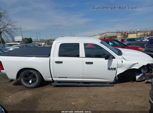 1C6RR7KG1JS283652 2018 RAM 1500 White Widok wnętrza z tyłu