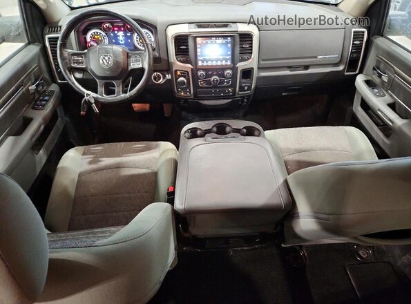 1C6RR7LM5GS106972 2016 RAM 1500 Синий Вид панели приборов
