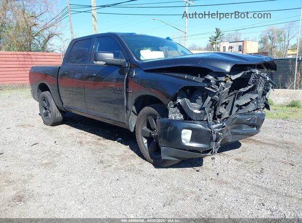 1C6RR7LT3JS255444 2018 RAM 1500 Серый Передняя правая четверть