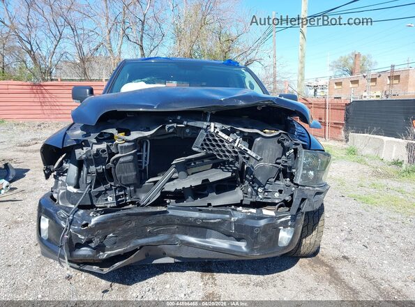1C6RR7LT3JS255444 2018 RAM 1500 Серый Вид задней части салона