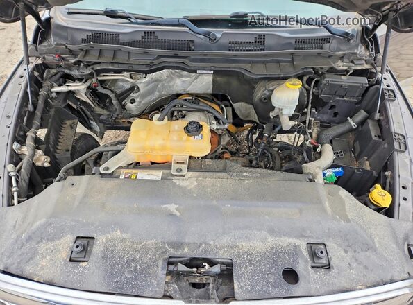 1C6RR7VM5JS262188 2018 RAM 1500 Charcoal Widok wnętrza z tyłu