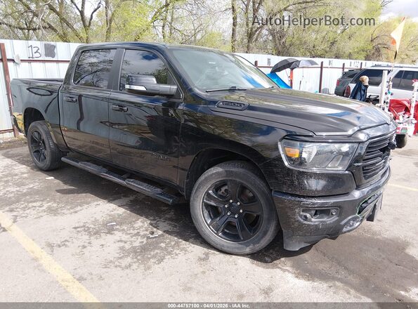 1C6RRFFG6KN703975 2019 RAM 1500 Черный Передняя правая четверть