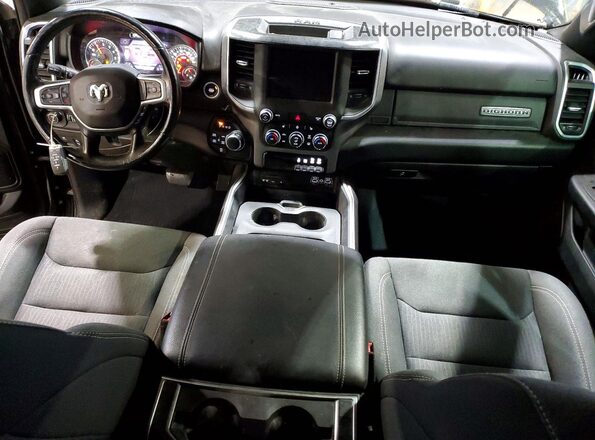 1C6RRFFG9KN727333 2019 RAM 1500 Black Widok deski rozdzielczej