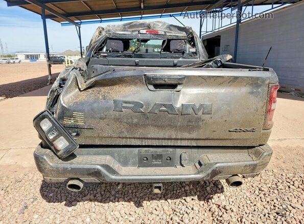 1C6SRFFPXTN165641 2026 RAM 1500 Charcoal Widok z tyłu
