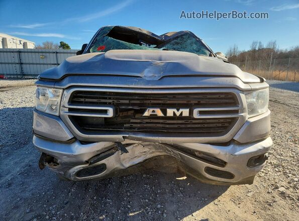 1C6SRFFT0LN258617 2020 RAM 1500 Серебряный Вид спереди