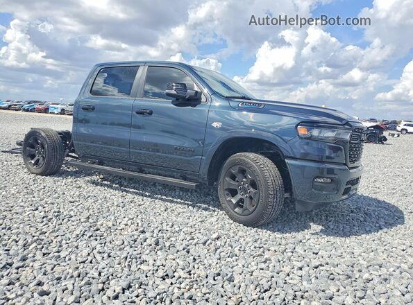 1C6SRFFT7TN270974 2026 RAM 1500 Серый Передняя правая четверть