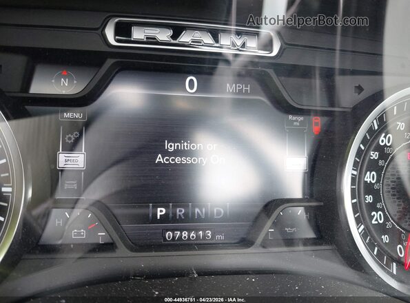 1C6SRFJT0MN581865 2021 RAM 1500 Черный Вид задних сидений