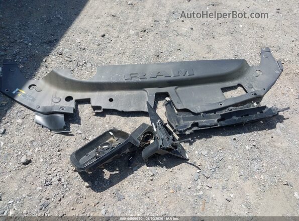 1C6SRFJT5NN248529 2022 RAM 1500 Серебряный Вид щитка приборов