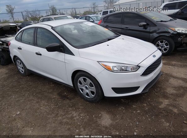 1FADP3E22GL207125 2016 FORD FOCUS Белый Передняя правая четверть