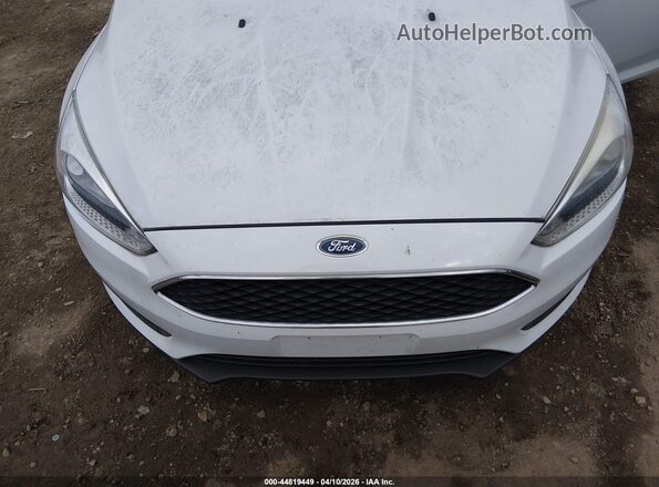 1FADP3E22GL207125 2016 FORD FOCUS Белый Вид спереди