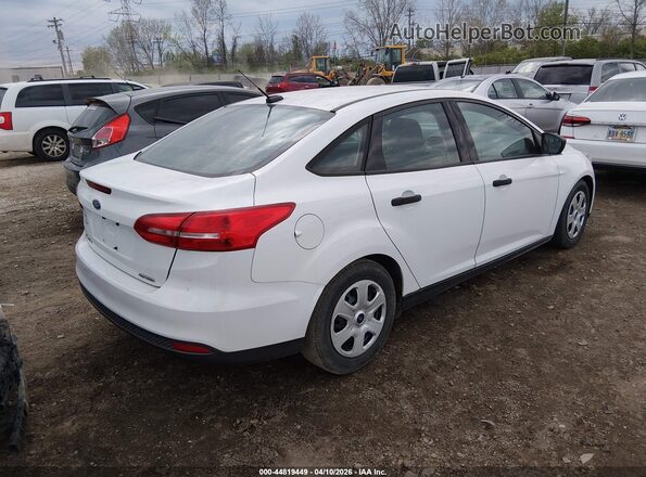 1FADP3E22GL207125 2016 FORD FOCUS Белый Задняя правая четверть