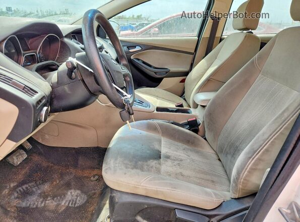 1FADP3F24GL290474 2016 FORD FOCUS Белый Вид салона спереди
